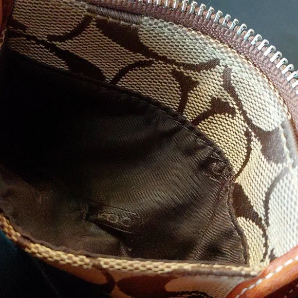 Vintage Coach Mini coin wallet with signature pattern. - Picture 7 of 8